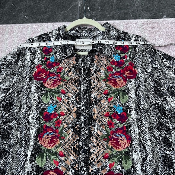 Savanna Jane Snake Print Floral Embroidered Maxi Shirt Dress Button Front SZ 1X - Picture 5 of 10